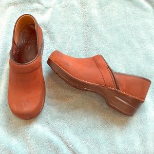 Dansko size 38 - oiled brown professional clogs